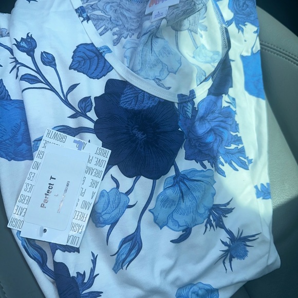 NEW Perfect T - Lularoe - Picture 3 of 5